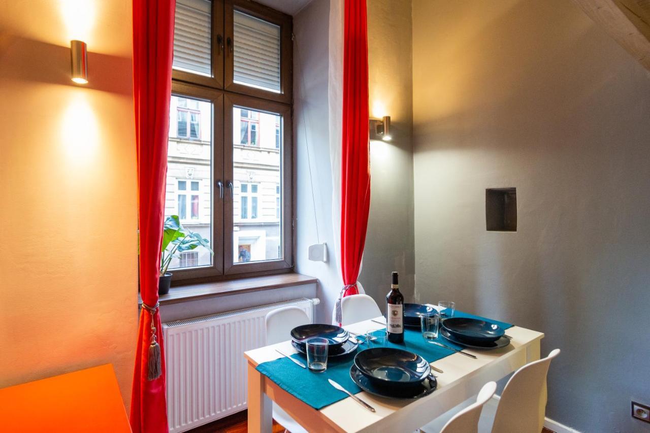 Lilly Apartment Main Train Station Old Town By The Castle Suites Kraków Exteriör bild