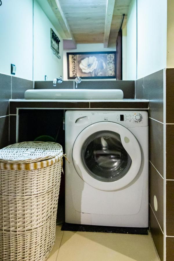 Lilly Apartment Main Train Station Old Town By The Castle Suites Kraków Exteriör bild